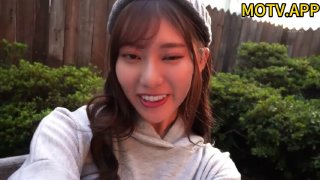 【9总全国探花】性感妹子坐身上扭动屁股，让妹子振动棒自慰调情，大力猛操呻吟娇喘非常诱人